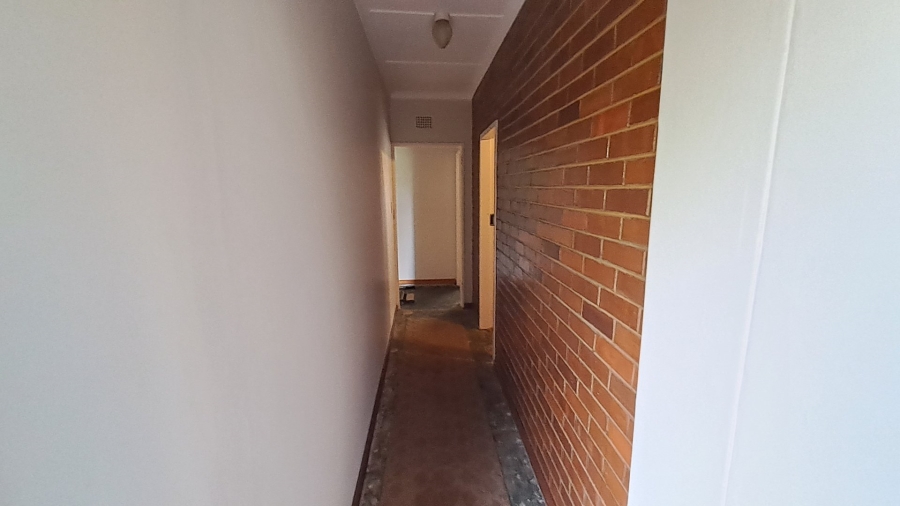 5 Bedroom Property for Sale in Fichardt Park Free State